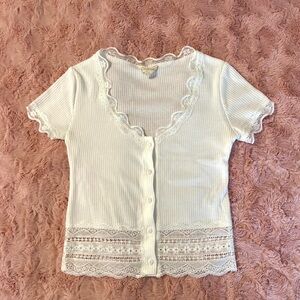white marshals brand v-neck lace cropped button up tee